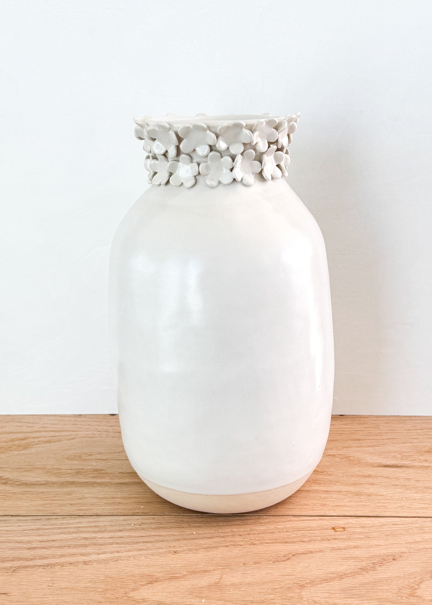 greta flower vase